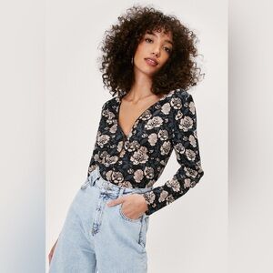 NWT Floral Black and Cream V-Neck Top